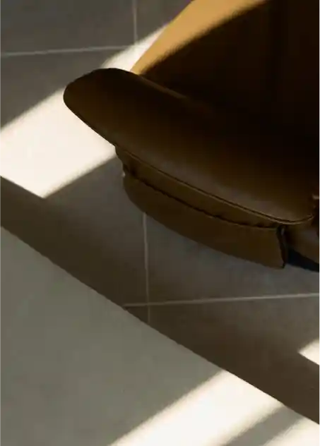 FLOOR CHAIR
